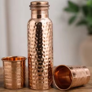 Bouteille isotherme en cuivre pur de 900 ml avec finition laquée soyeuse, conçue pour les voyages - Product Image 4