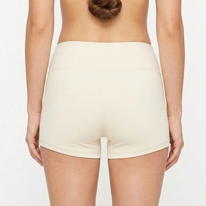 กางเกงขาสั้นกีฬาเอวสูงสำหรับผู้หญิง ผ้าสเตรช กระชับรูปร่าง เหมาะสำหรับออกกำลังกาย ยิม โยคะ วิ่ง เทรนนิ่ง ฟิตเนส ผลิตโดยโรงงานผลิตเสื้อผ้าตามสั่ง - Product Image 3