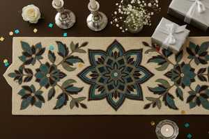 Camino de Mesa Decorativo Navideño Bohemio de Poliéster y Algodón, Hecho a Mano, Lavable y Ecológico - Product Image 2