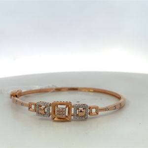 Bracelet à breloques délicat en or rose 18 carats - Product Image 5