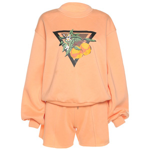 Ensemble décontracté 2 pièces pour femme avec logo personnalisé, en polyester/coton écologique et respirant, idéal pour l'entraînement et la détente, comprenant un haut uni et un short. - Product Image 3