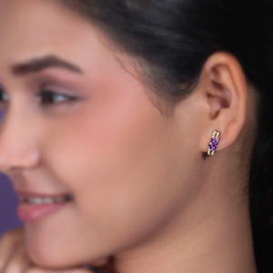 ต่างหูห่วงประดับเพชรรูปใบลาเวนเดอร์พร้อมกรอบประกายสองชั้น - Product Image 4