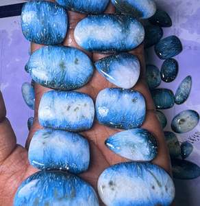 Vente en gros de pierres précieuses naturelles de qualité supérieure, cristal blanc bleu glacier, cabochons de formes variées, pour la fabrication de bijoux - Product Image 3