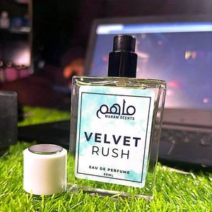 เวลเวท รัช เมน โอ เดอ ปาร์ฟูม น้ำหอมกลิ่นสดชื่นแนวทะเล ติดทนนาน บรรจุในขวดแก้วแบบสเปรย์ กลิ่นหอมสำหรับผู้ชาย ขนาด 50 มล. เหมาะสำหรับใช้ทุกวัน - Product Image 3