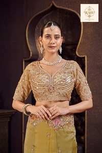 Ensemble de Blouse et Sari Traditionnel Élégant Brodé en Satin Vert Olive pour Femme, Séchage Rapide, Tenue de Mariage et de Cérémonie Indienne et Pakistanaise - Product Image 5