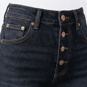 Shorts de mezclilla mini de tiro bajo para mujer, con lavado ácido, cremalleras y diseño de tanga, color personalizado, premium, de verano, a la moda, estilo urbano. - Product Image 4