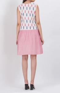 Vestido de algodón sin mangas con estampado Ikat de la mejor calidad, con falda plisada, vestido informal de verano para mujer, disponible para la venta. - Product Image 2