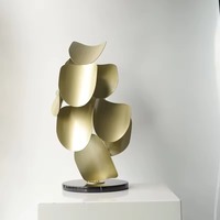 Sculpture métallique sur base en bois moderne, pièce d'art raffinée pour la maison, le salon, le bureau et la décoration de table, abstrait en bois