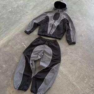 Ensemble de survêtement unisexe personnalisé en nylon pour homme, coupe-vent oversize patchwork respirant en maille, deux pièces - Product Image 5