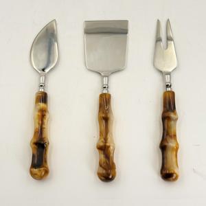 ชุดมีดชีสสแตนเลส 3 ชิ้น พร้อมด้ามจับเรซิ่น สำหรับครัว มีดชีสโลหะ ชุดช้อนส้อมสำหรับบ้าน โรงแรม ร้านอาหาร - Product Image 1