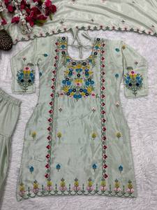 Robe longue décontractée pour femme, en coton vert clair brodé, style traditionnel indien et pakistanais, coupe ample - Product Image 4