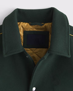 Blouson universitaire d'hiver à capuche style High Street avec manches en toile et logo brodé – Manteau de baseball de style premium - Product Image 3