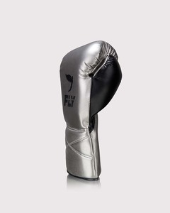 Guantes de Boxeo de Piel de Vacuno Genuina Plateados Personalizados Más Vendidos, Guantes de Sparring para Muay Thai y Kickboxing para Combate de Boxeo - Product Image 3