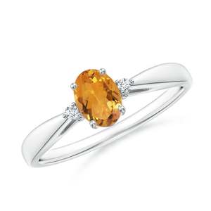 Rhaya Jewels Elegante Anillo de Compromiso Solitario de Plata de Ley 925 Bañado en Rodio con Citrino de Corte Oval Clásico y Engaste de Garra - Product Image 1