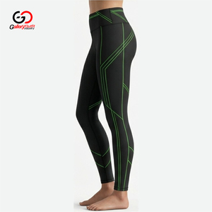 Leggings sin costuras con cintura en V, efecto push-up, pantalones de yoga personalizados para mujer, leggings deportivos negros, pantalones de yoga largos. - Product Image 4