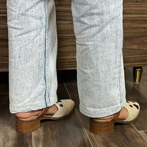 รองเท้าบูทหนังวัวแท้ขายดี ตกแต่งด้วยสายรัดข้อเท้าสองเส้นพร้อมหัวเข็มขัดประดับ รองเท้าคาวเกิร์ลหัวแหลมสำหรับผู้หญิง - Product Image 6