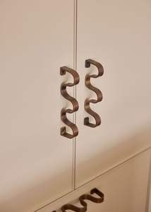 Poignées de tirage personnalisées de différentes formes ondulées - Product Image 5