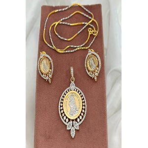 Elegante Conjunto de Colgante de Latón de Calidad Premium CZ con Zirconia y Acabado Dorado en Dos Tonos, con Cadena, Colección para Fiestas de Mujer - Product Image 1