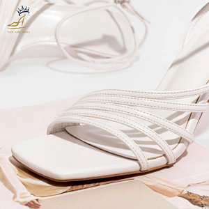 รองเท้าส้นตึกสูง 9 ซม. สำหรับผู้หญิง หนัง PU หัวเหลี่ยม สายรัดข้อเท้า โลโก้สั่งทำได้ ผลิตจากโรงงานในเวียดนาม - Product Image 5