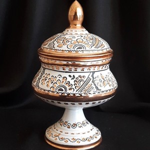 Tapa de Azucarero Floral Blanca y Cobre Hecha a Mano, Tarro Decorativo con Pedestal para Dulces, Ideal para Cocina, Mesa de Comedor y Regalos Festivos - Product Image 1