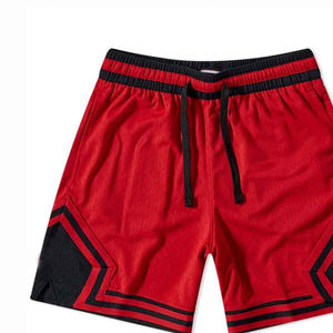 Short de sport athlétique uni, respirant, écologique, à séchage rapide, non tissé, fabriqué au Pakistan, idéal pour l'entraînement, le jogging et la gym. - Product Image 6