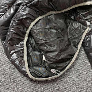 Veste matelassée personnalisée, fabricant OEM en gros, veste d'hiver à capuche, marque privée, fournisseur de vêtements streetwear - Product Image 3