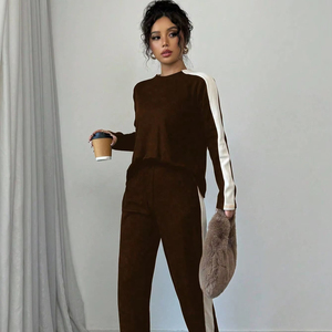 Ensemble jogging femme coupe slim en coton et polyester, sweat à capuche zippé, respirant, extensible, pour entraînement sportif et gym - Product Image 1