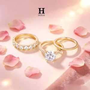 Juego de Anillos de Compromiso de Lujo de 3 Piezas con Diamantes Cultivados en Laboratorio de Corte Redondo, Oro Amarillo de 14K, Anillo de Eternidad Apilable - Product Image 3