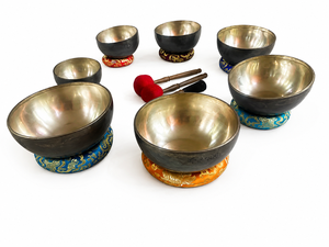 Juego de Cuencos Tibetanos Hechos a Mano, Plateados, de 7 Metales, Campana de Viento Tallada, Feng Shui, Luna Llena - Product Image 1