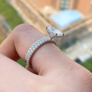 Anillo de compromiso y aniversario de boda para mujer, de plata 925, con moissanita de corte brillante, engaste de garras, romántico, de eternidad completa, chapado en rodio - Product Image 3