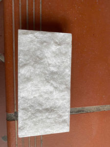 แผ่นหินอ่อนสีขาวธรรมชาติหรูหราสำหรับตกแต่งผนังภายใน กระเบื้องหินอ่อนขัดเงาคุณภาพสูง - Product Image 2