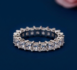 แหวนเพชรเลี้ยงในห้องปฏิบัติการแบบ Eternity คลาสสิก แหวนทอง 14K ทรง Princess Cut สำหรับงานแต่งงาน 3.50 กะรัต - Product Image 2