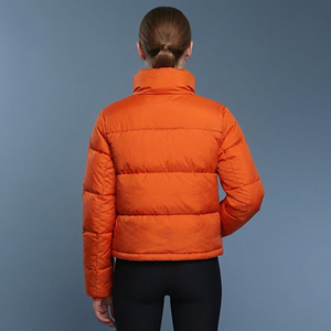 Chaqueta acolchada para mujer al por mayor, 100% poliéster, ligera, impermeable, a prueba de viento, con logotipo bordado, chaqueta bomber de dos tonos - Product Image 4