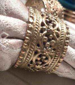 Anillo para Servilletas de Latón Vintage de Calidad Premium con Diseño Floral Dorado Antiguo y Filigrana, para Fiestas en Casa, Cenas Románticas y Decoración de Mesa Real - Product Image 6