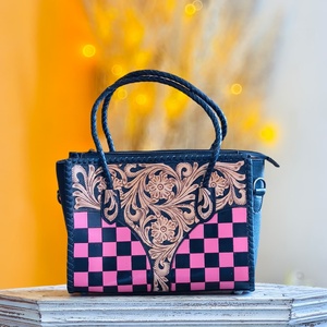 Bolso Cruzado de Cuero Genuino Venus Leathers, Estilo Western, Hecho a Mano, con Patrón de Letras y Flores, Cierre de Cremallera, 45-55cm, ¡Gran Venta! - Product Image 2
