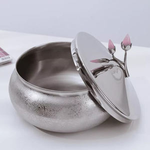 Recipiente Metálico Decorativo Pequeño para Frutos Secos, con Tapa de Calidad, Producto de Cocina Sostenible - Product Image 3