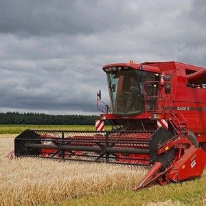 Équipement de récolte de qualité commerciale pour des opérations agricoles en terrain cultivé à haute efficacité - Product Image 1