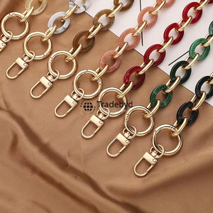 Premium Resin Chain Chunky Necklace Stylish Bold Jewelry Fashion Accessories for Women Gift Collection Tradebyd - Product Image 2