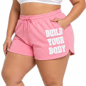 Shorts de sport pour femmes grandes tailles, taille à cordon de serrage, coupe classique, effet usé, brodés, taille haute, en tissu coton à mémoire de forme - Product Image 1