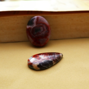 Ensemble de cabochons en agate rouge Crazy Lace en forme de goutte et d'ovale |   Pierre précieuse polie pour la fabrication de bijoux - Product Image 3