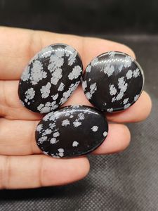 Lote al por mayor de auténticas piedras preciosas de obsidiana copo de nieve natural, 100% genuinas, blancas y negras, para la fabricación de joyas. ¡Compre ahora! - Product Image 4