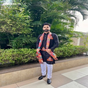 Nueva llegada: Kurta-Payjama y Dupatta clásicos de algodón con bordado estilo Kutchhi y parches, hasta la rodilla, para hombre. Proveedor mundial. - Product Image 1