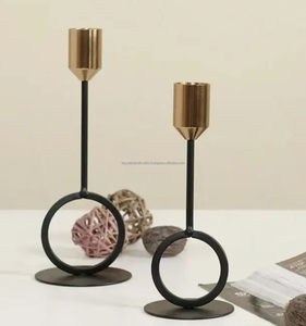 Bougeoir d'intérieur en métal pour décoration intérieure Mariages et pièces centrales comprenant des lanternes et des bocaux à bougies d'Inde - Product Image 3