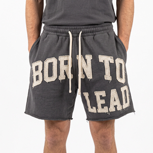 Shorts de sport en molleton brodé effet vieilli pour homme, 100 % polyester, poids lourd, avec cordon de serrage, pour l'entraînement - Product Image 1