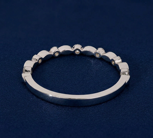 Anillo de Diamante Cultivado en Laboratorio de Oro de 14K, Anillo de Boda Minimalista, Anillo de Diamante Creado en Laboratorio Apilable para Mujer - Product Image 4