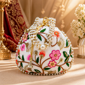Sacs Potli en Soie Indienne Faits Main, Sacs à Cordon, Cadeaux de Mariage, Brodés, Fantaisie, Légers, Vente en Gros - Product Image 5