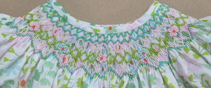 Robe pour bébé fille en coton à imprimé floral doux, à manches bouffantes, longueur genoux, faite à la main - Product Image 2