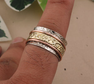 Anillo de banda floral de plata de ley 925 al por mayor con engaste de bisel, diseño propio, texturado, para mujer, joyería fina para fiesta - Product Image 5