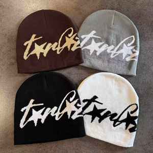 หมวกบีนนี่ลายพรางจุดพร้อมโลโก้สั่งทำขายส่ง ถักจากอะคริลิก 100% หมวกไหมพรมฤดูหนาวสำหรับทุกเพศ เหมาะเป็นของขวัญโฆษณา - Product Image 5