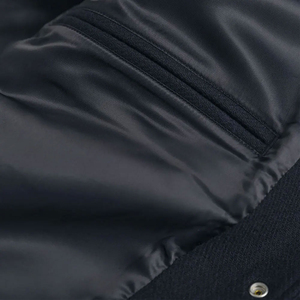 Chaqueta Varsity para Hombre, Nuevo Diseño, Cuello Camisero, Cuero Genuino, Bordado, Estilo Urbano, Invierno, Personalizable por Delante - Product Image 4